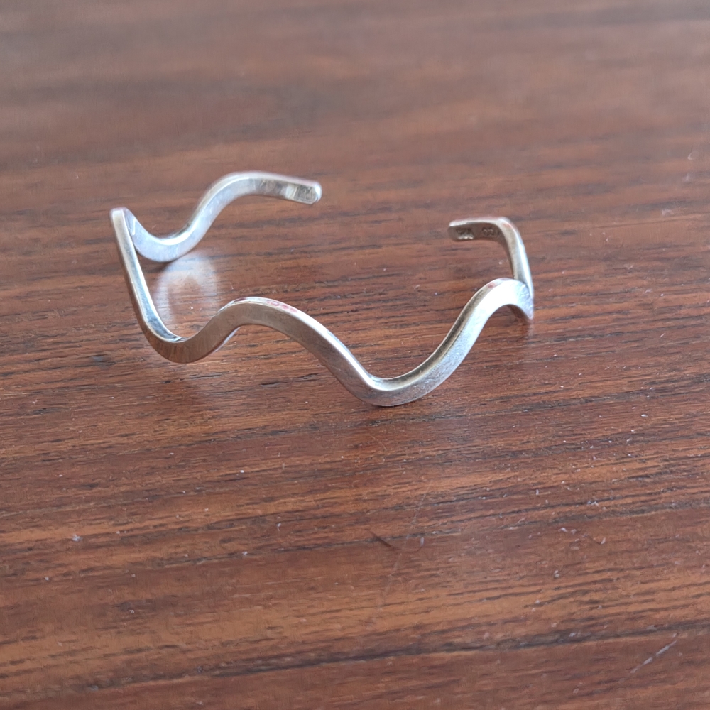 Vintage Modernist 925 Silver Wave Bangle